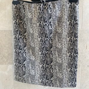 Girls size s waistband skirt
